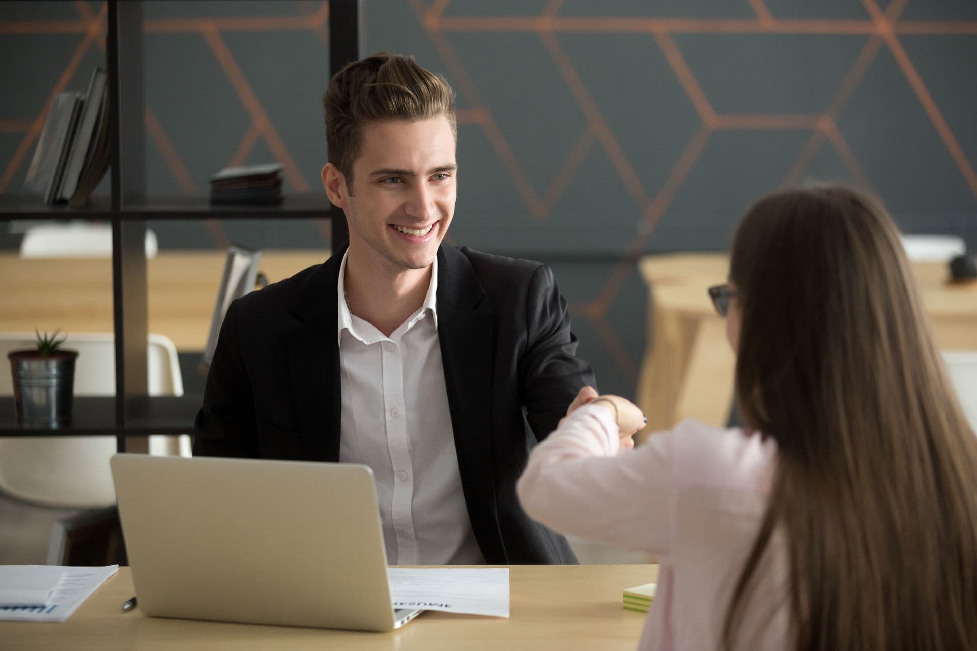 Czym jest headhunting?